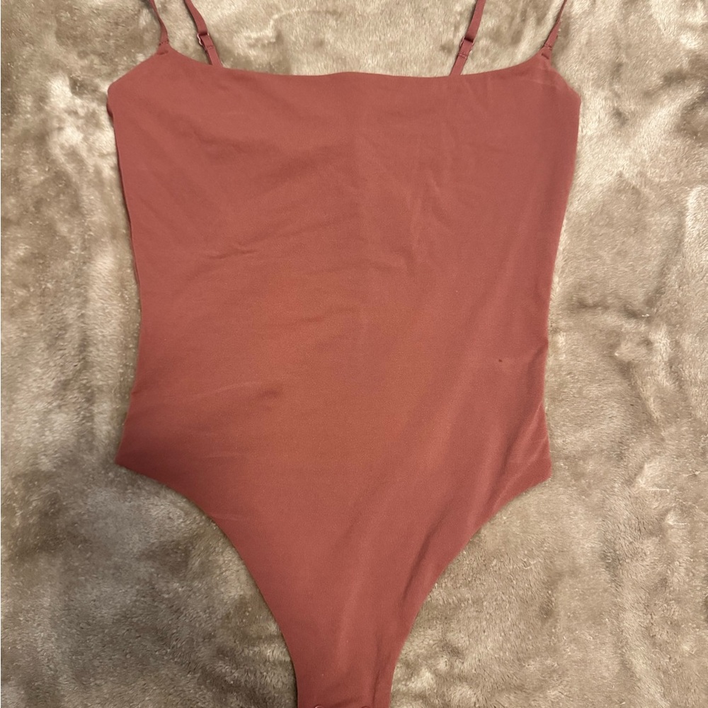 SKIMS CAMI THONG BODYSUIT